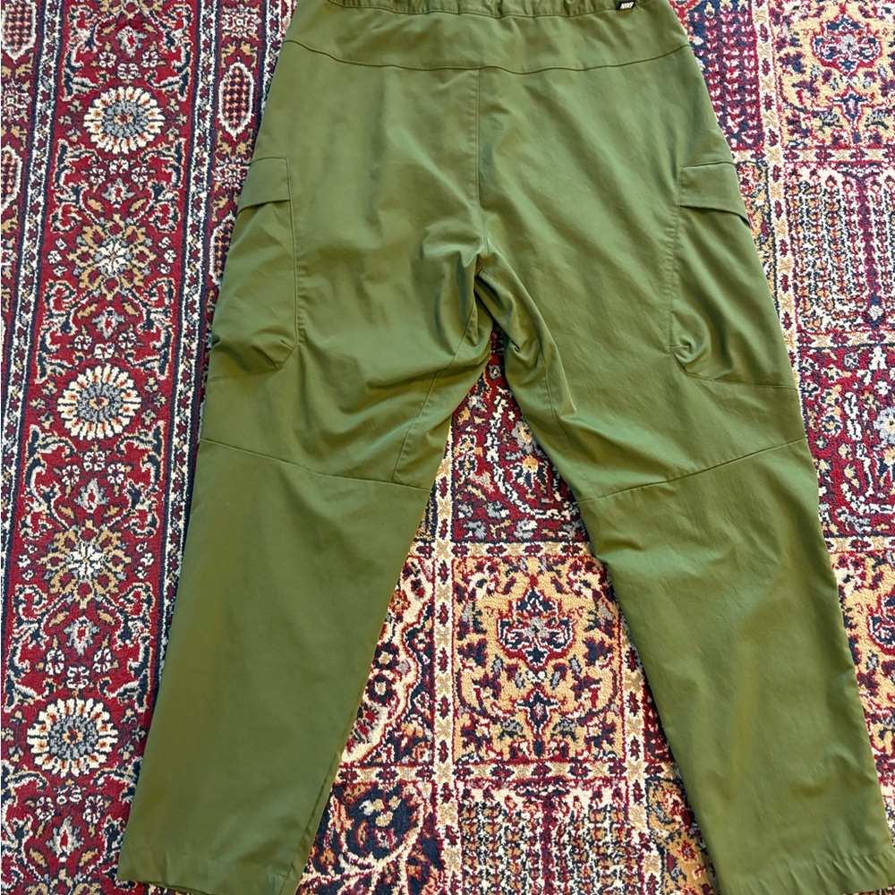 Nike Tech Essentials Woven Unlined Utility Pants in green, size 34 x 28, EUC - Picture 3 of 7